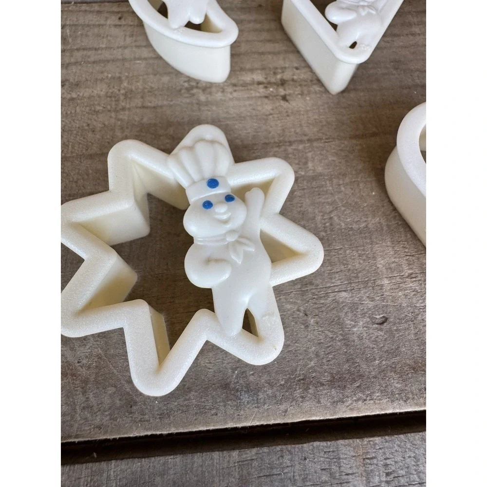 Vintage 1992 Pillsbury Doughboy Set of 4 Cookie Cutters shapes Heart Moon baking